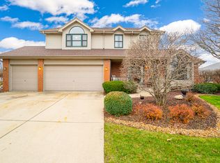 11527 Twin Lakes Dr, Orland Park, IL 60467