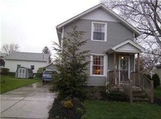 5 Centennial St, Middleport, NY 14105