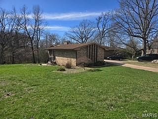 1st image of 17 Schonhoff Ln