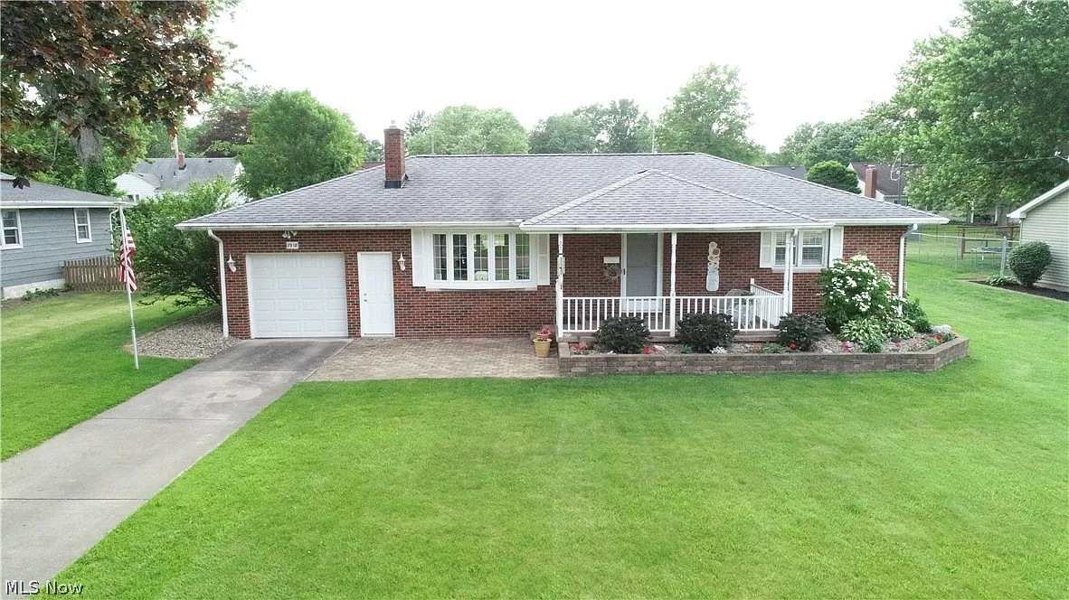3918 Artmar Dr photo 1