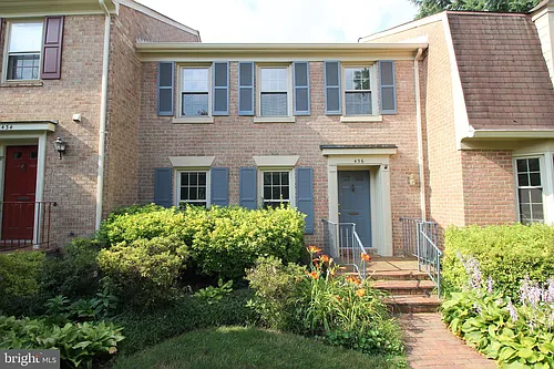 436 N Park Dr Photo 1