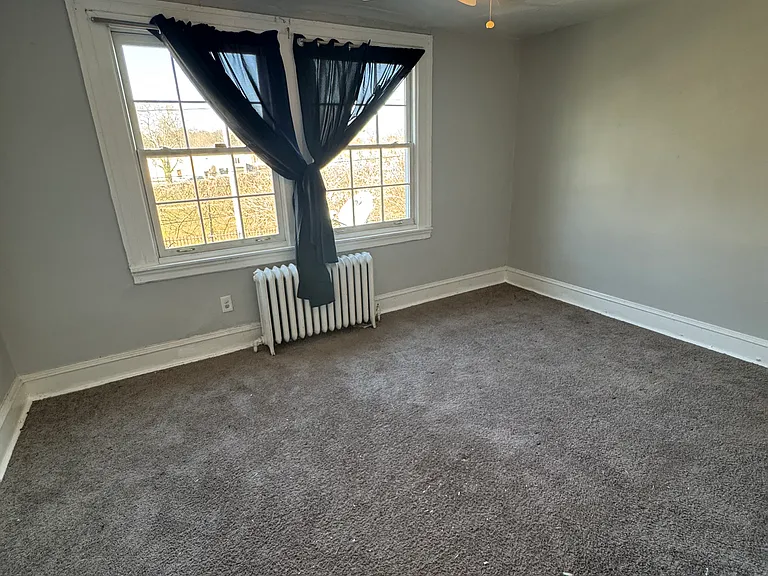 1142 E Woodlawn St — Photo 8