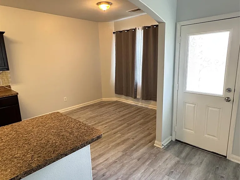 2050 Wilde Elm Dr — Photo 11