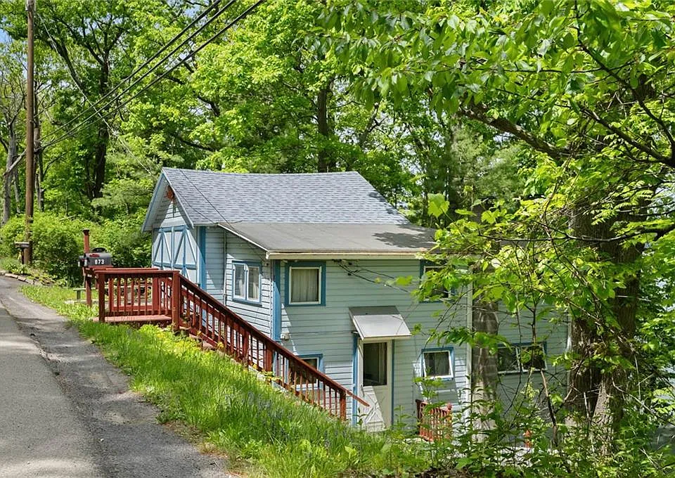 875 Taughannock Blvd