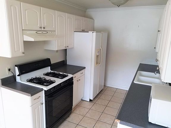 5th image of 241 S Avenue 57 APT 201