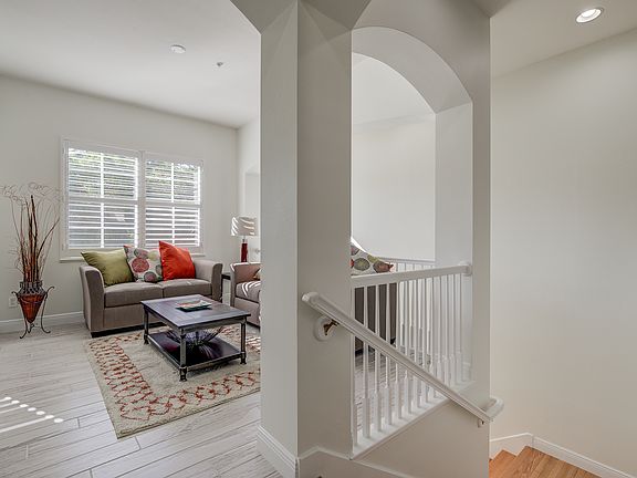 4th image of 5940 Tarpon Gardens Cir APT 202
