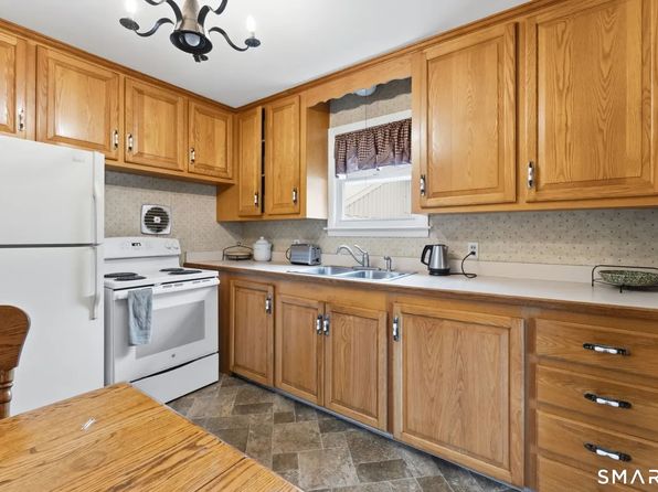 12 Pickerel Cove Trl