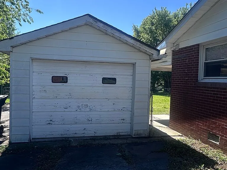 617 Vass Ln — Photo 12