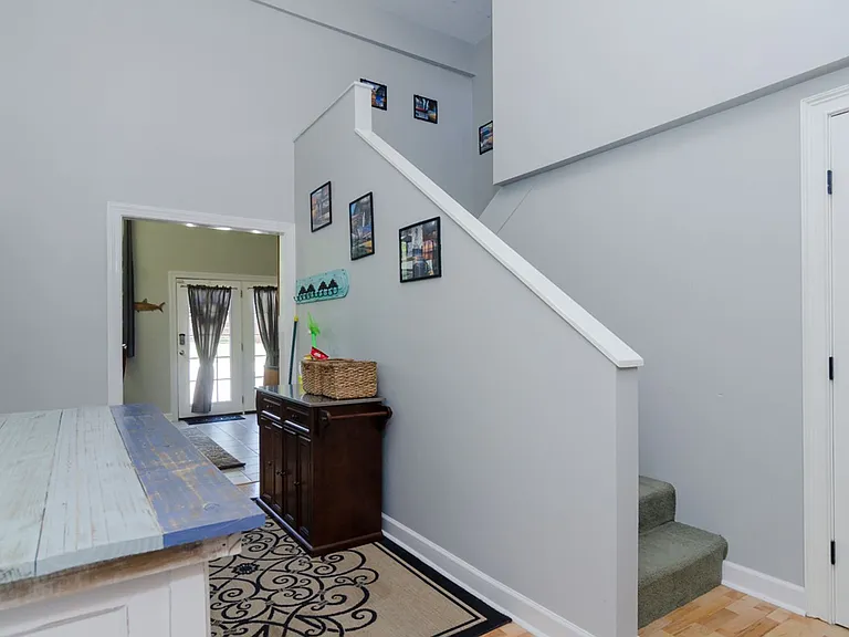 102 Moorefield Dr — Photo 20