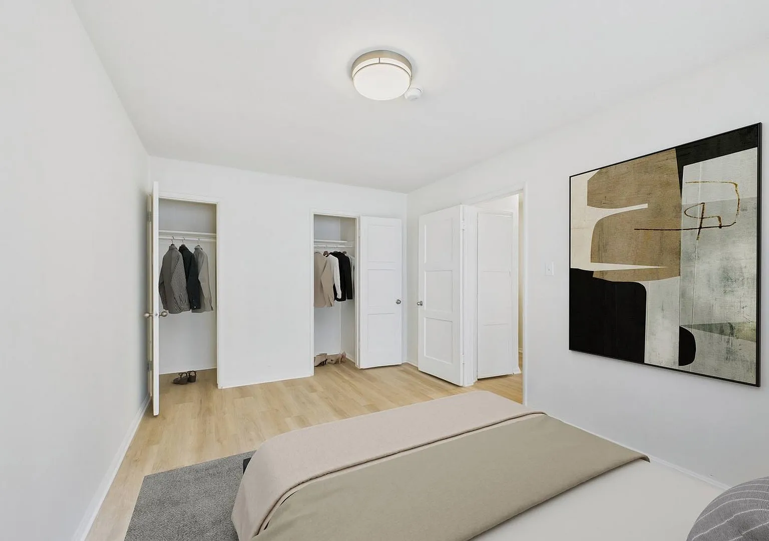 Banner Circle Apartments — Photo 3