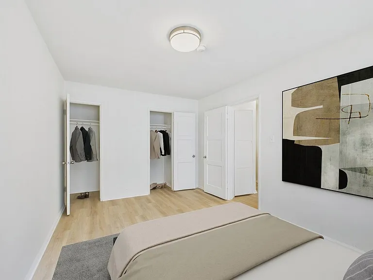 Banner Circle Apartments — Photo 3