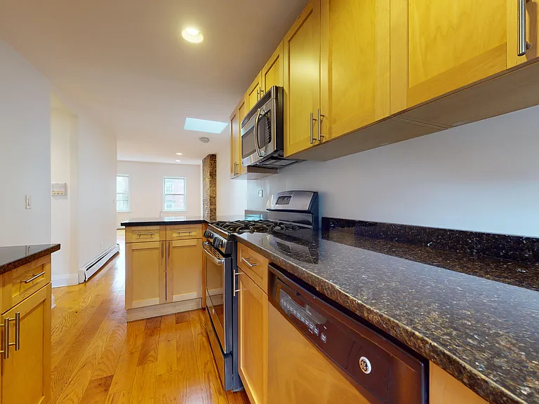 480 W Broadway #4 — Photo 14