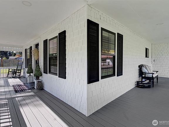 4th image of 15420 62nd Avenue E