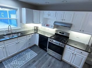 173 Fairway Rd, Lake Zurich, IL 60047