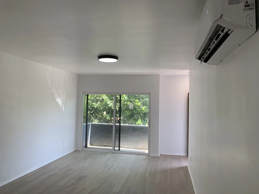 4825 W 18th St — Photo 3