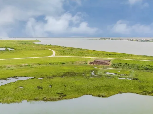 356 Evening Point, Pt Lavaca, TX 77979