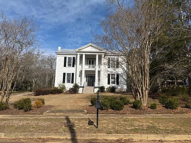 1st image of 404 W Dekalb St