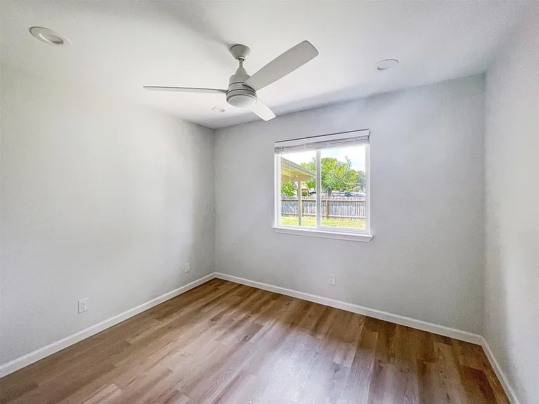 7736 Croftwood Dr — Photo 17