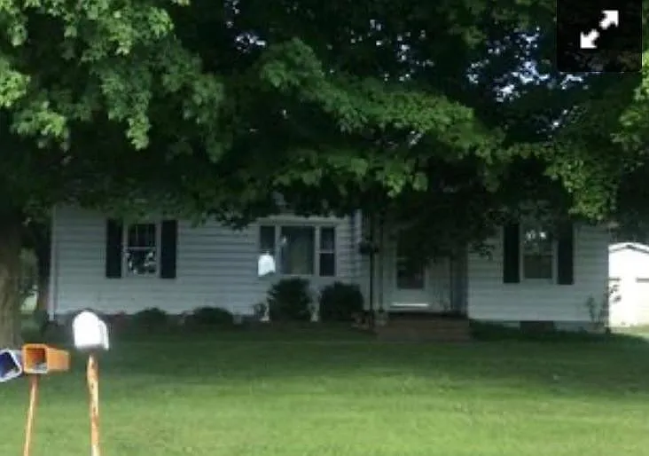 1242 S State Road 39 photo 1