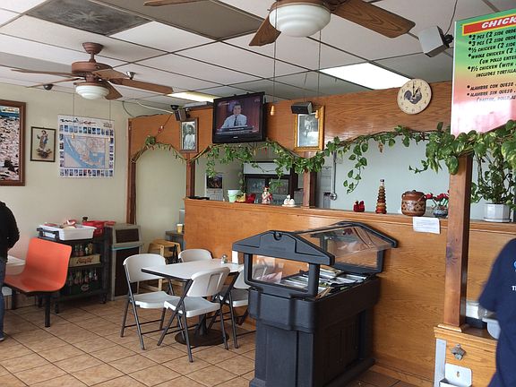4th image of 304 W Los Angeles Ave