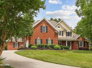 769 Oak Chase Blvd, Lenoir City, TN 37772