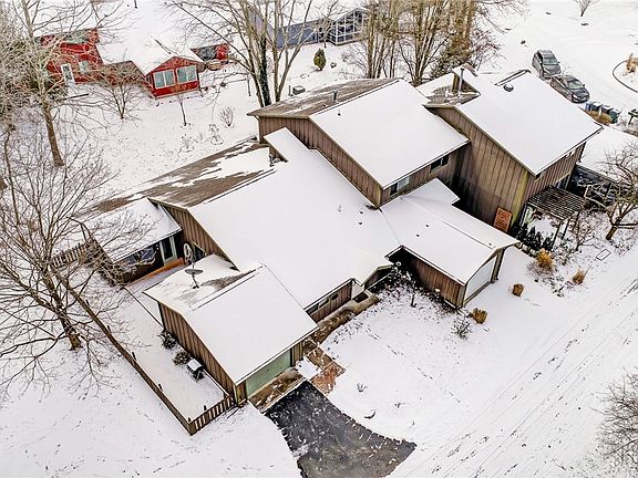 5th image of 210 Park Meadows Dr