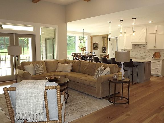 4th image of 8899 Sterling Hills Dr
