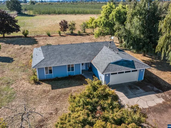 10653 Wiseacre Ln NE, Aurora, OR 97002