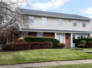 3205 Wynsum Ave, Merrick, NY 11566