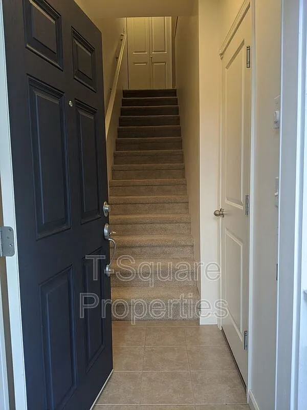 2 bed, 2.5 bath, 1238 sqft, $2,400 — Photo 2