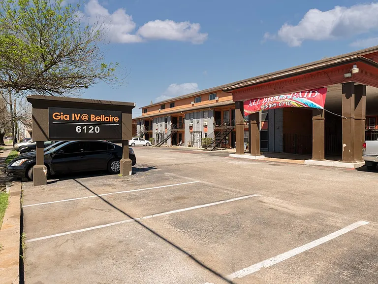 6120 Bellaire Blvd — Photo 2