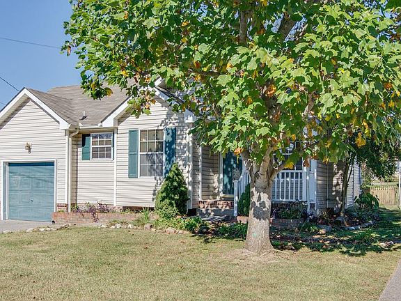 3rd image of 605 Priscilla Ct