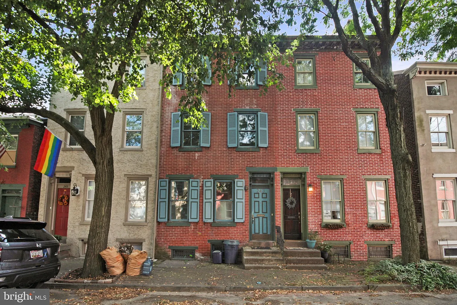 243 Mercer St photo 1