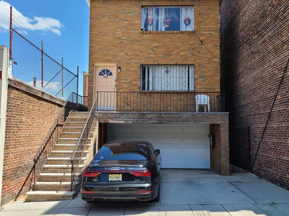 3608 Palisade Avenue image 1 of 36