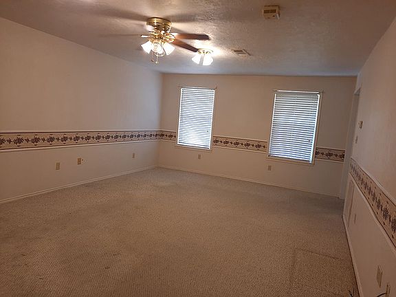 3rd image of 8120 Oakdale Dr