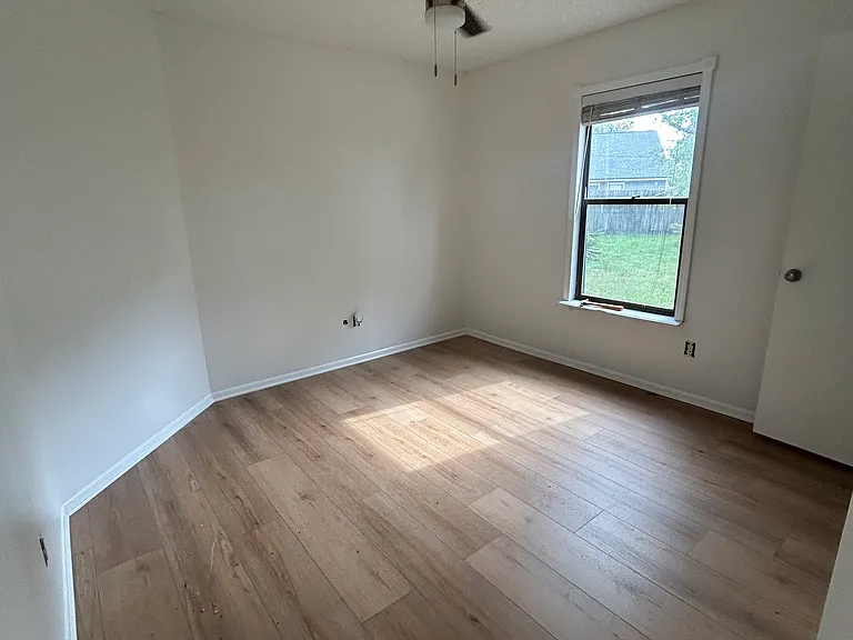 2443 Footbridge Ln — Photo 5