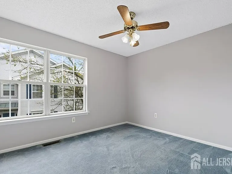 32 Cabot Way — Photo 12