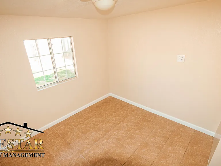 604 Lawson Rd — Photo 14