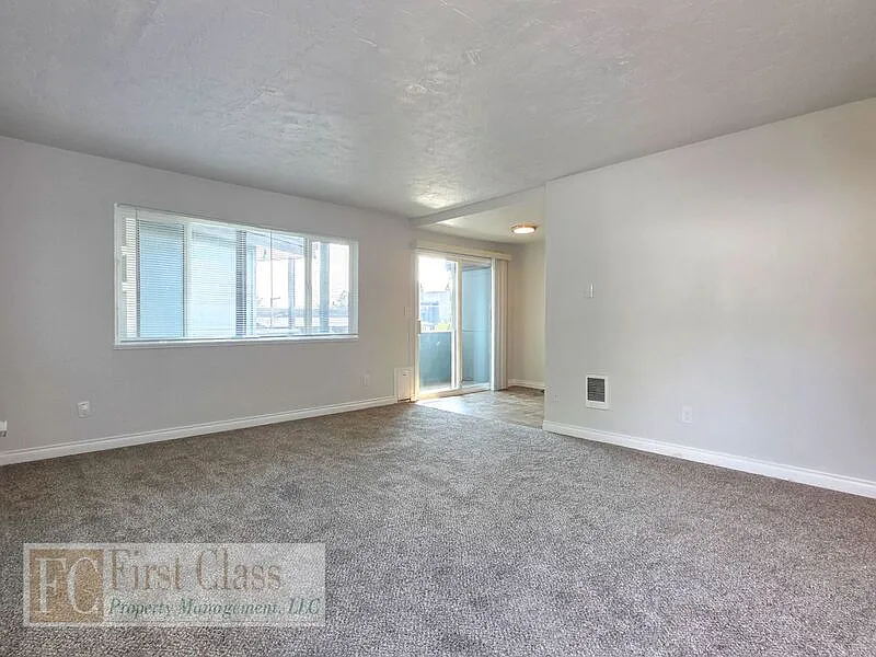 12345 SW Hall Blvd — Photo 2