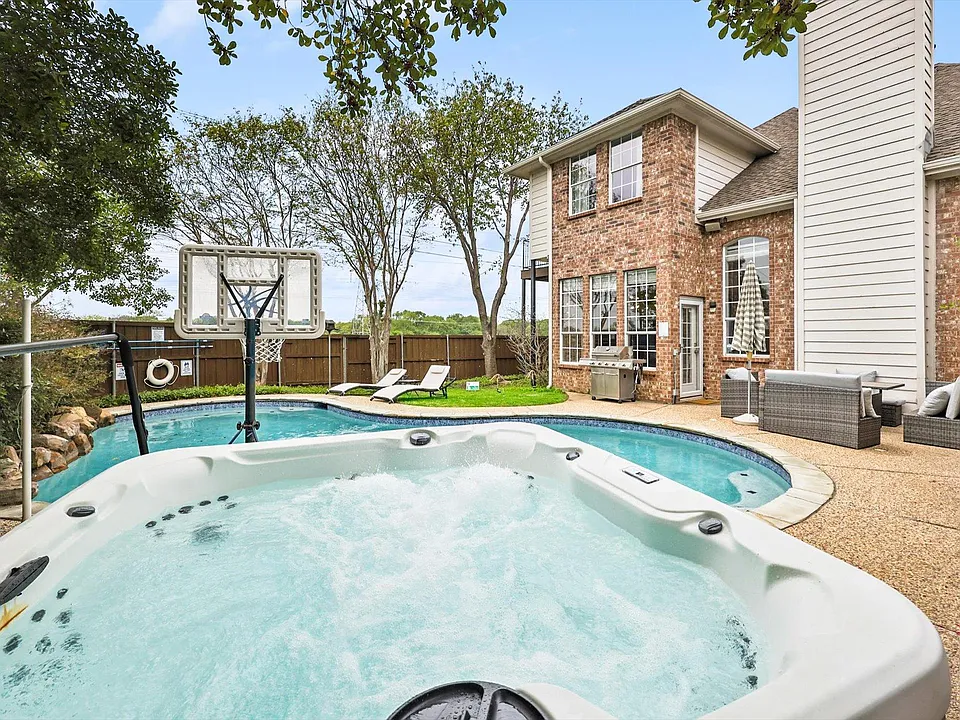 1529 Arrowhead Ln