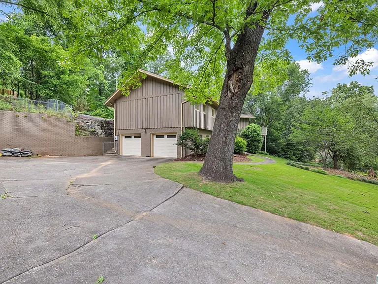 373 Laredo Dr — Photo 46