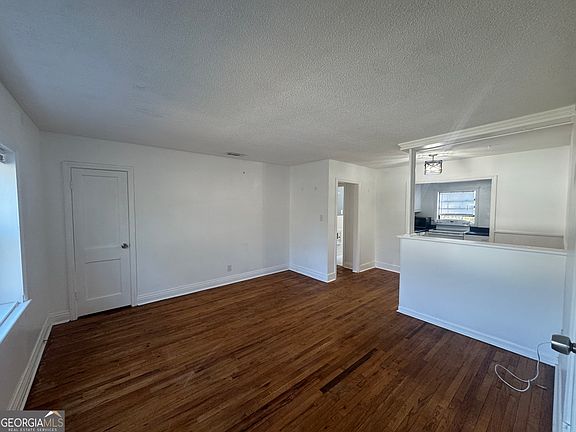 2nd image of 324 N Main St APT 4