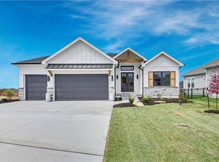 9454 Aurora St, Lenexa, KS 66220