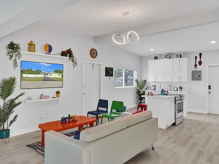 3391 SW 21st St — Photo 14
