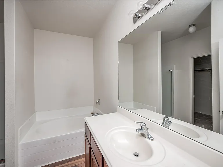 7106 Montclair Peak Ln — Photo 13