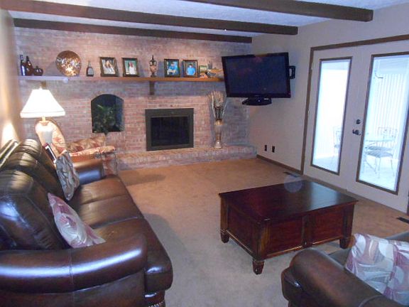 2nd image of 3333 Parkway Dr