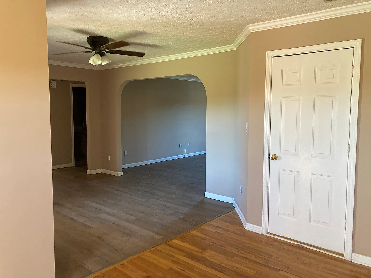2 bed, 1100 sqft, $1,100 — Photo 2
