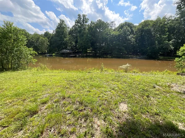 253 Peachwood Dr, Tallassee, AL 36078
