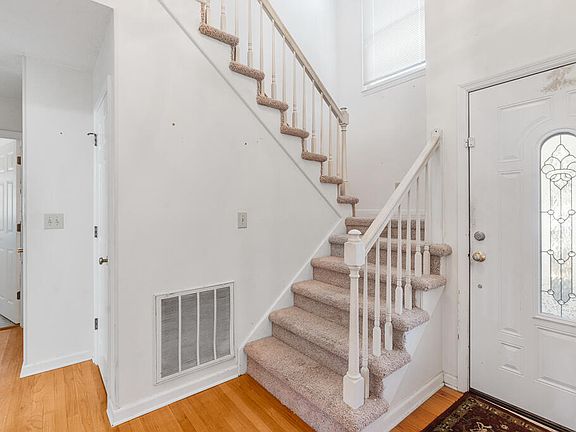 5th image of 1045 Shinnecock Hills Ct