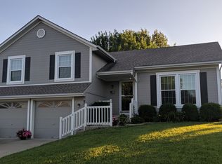 804 NE Aaron Dr, Lees Summit, MO 64086